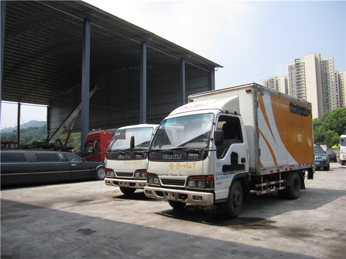 12104325TtlKsP.jpg